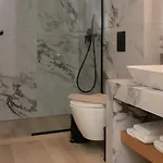 Hotel The 12th 3*