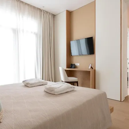 Hotel The 12th *