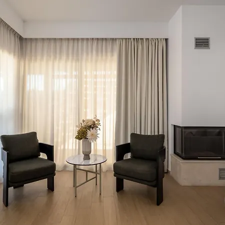 Hotel The 12th 3*